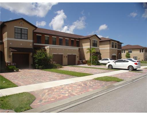 Cambridge Townhouses For Sale in Port St. Lucie