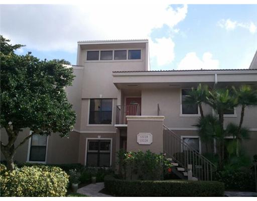 Mile Lake Village of Harbour Ridge Yacht and Country Club Palm City Condos For Sale