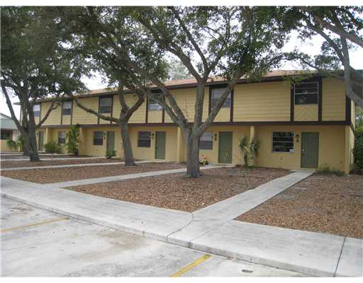 Southern Courtyard Condos For Sale in Fort Pierce