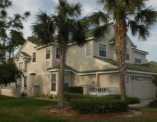 Harbour Isles of Lake Charles at St. Lucie West Townhouses For Sale in Port St. Lucie