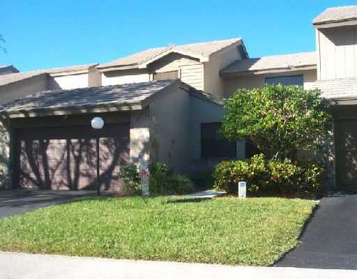 Cinnamon Villas for Sale at Gardens of Woodberry Lakes in Palm Beach Gardens