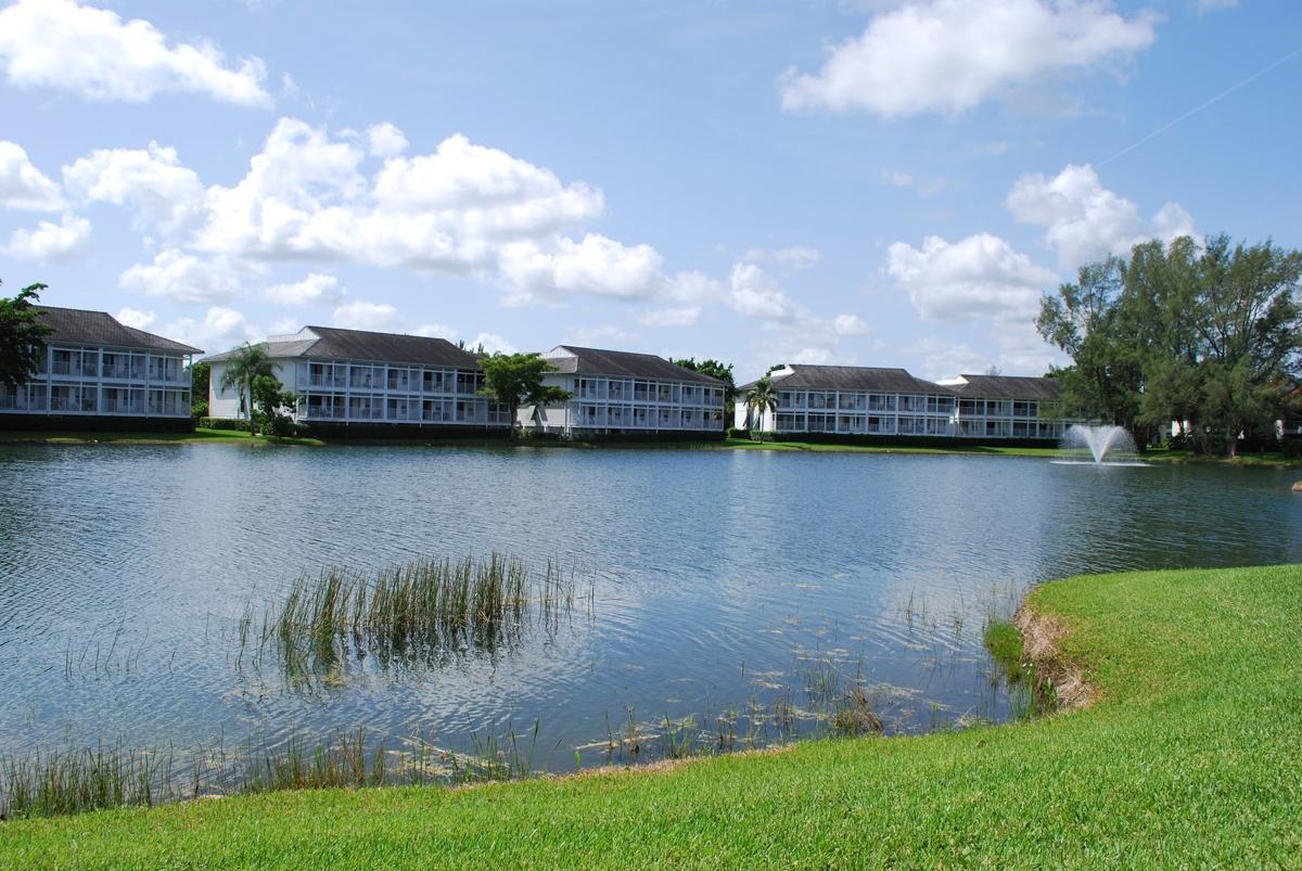 Meadowbrook at PGA National Palm Beach Gardens Condos for Sale